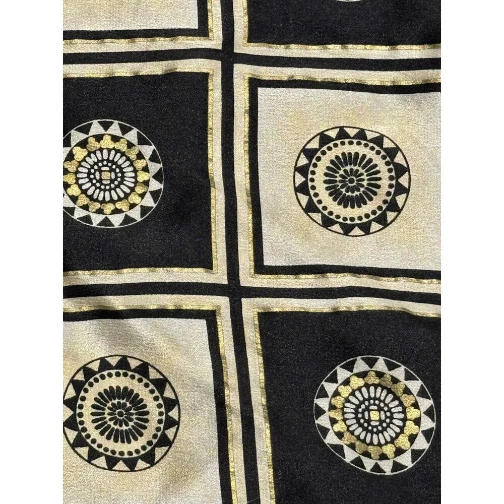 Medallion Sun Burst Floral Border Silver Gold Ivory 33